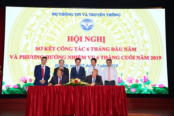 Phát triển công nghệ và công nghiệp ICT để đưa Việt Nam thành nước công nghiệp phát triển